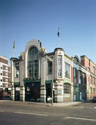Le bâtiment Michelin, 81 Fulham Road, construit en 1910-11